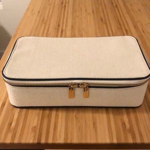 Neely and Chloe Zip Jewelry Case with Navy Trim